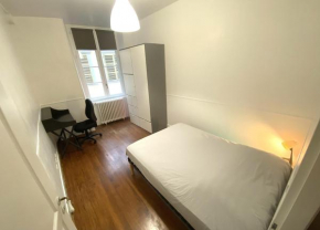FLOYDROOM'S Pau chambre hôtes dans appartement partagé proche château